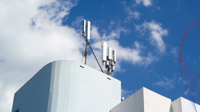 Smart cellular network antenna base station on the telecommunication mast